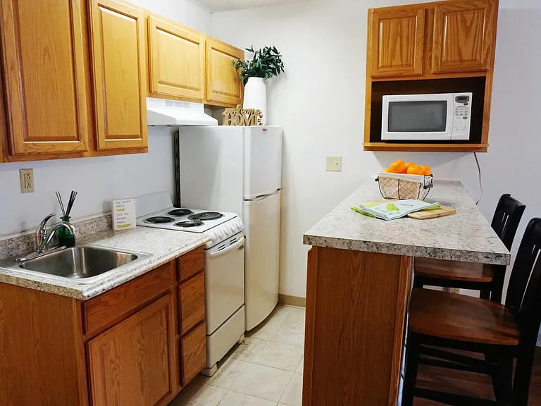 140 E Foster Ave #102 — Photo 4