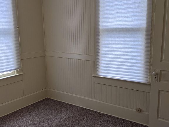 4th image of 906 Maple Ave