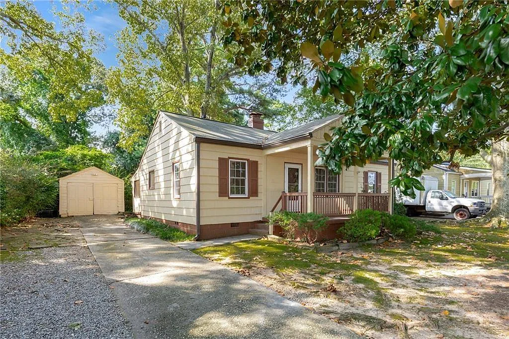 2 bed, 1.0 bath, 1120 sqft, $2,595 — Photo 2