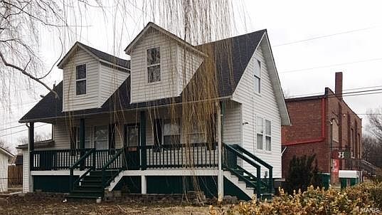 1st image of 1800 Poplar St