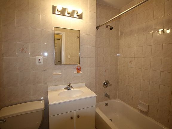5th image of 224 Carroll St APT 3
