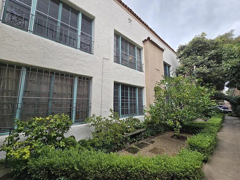 650 S Cloverdale Ave #8 — Photo 13