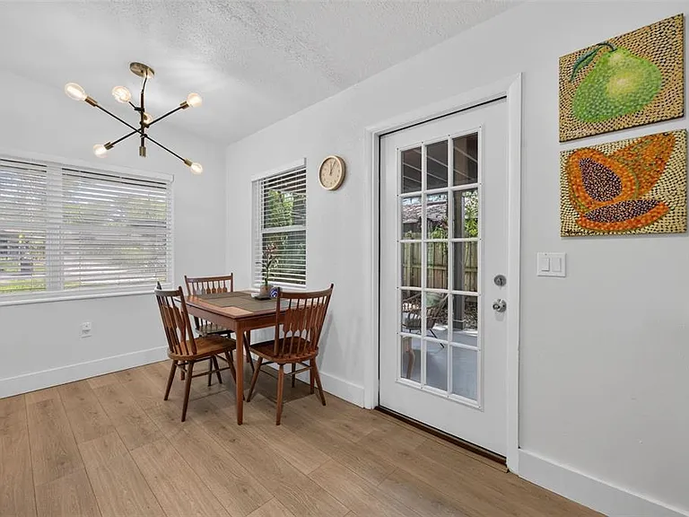 1822 Canton St — Photo 13