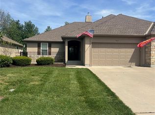 4117 SW Homestead Dr, Lees Summit, MO 64082