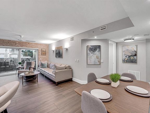 2nd image of 2039 SE 10th Avenue #502