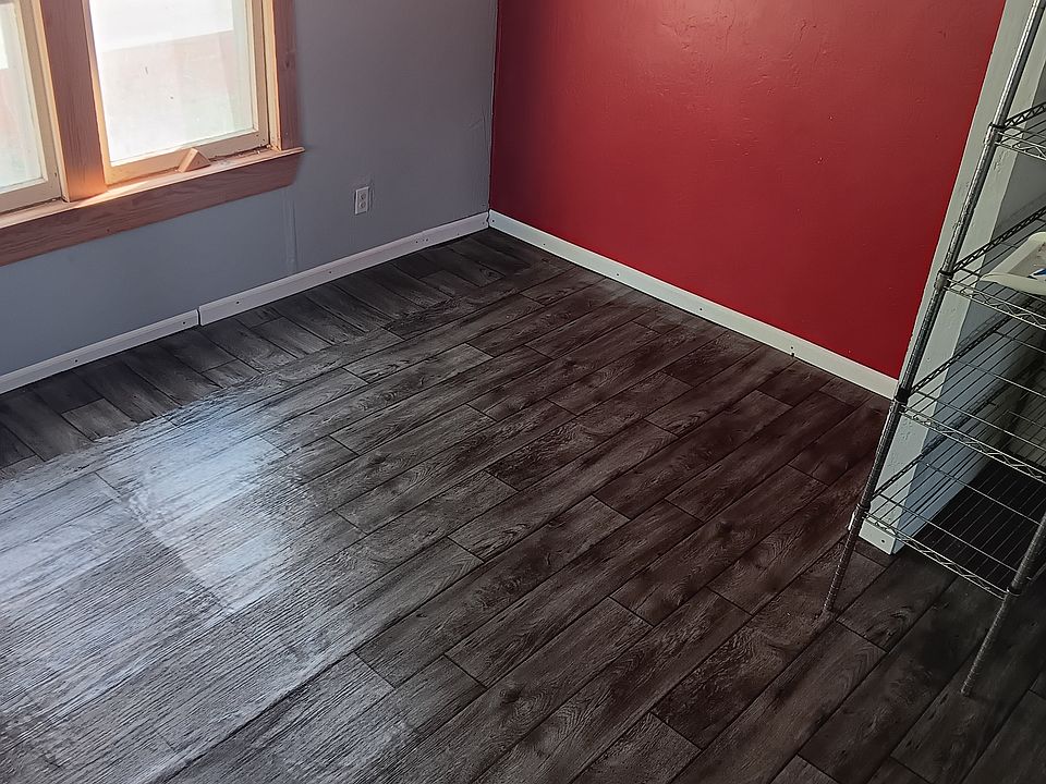 2nd image of 718 N Hobson Ave