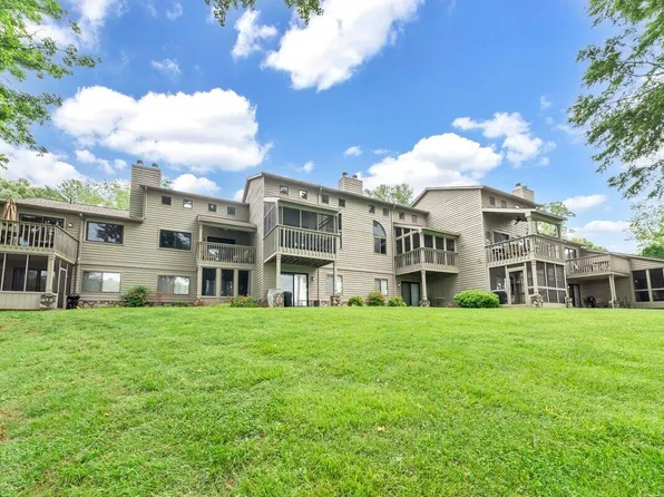 289 Shoreline Marina Cir #210, Moneta, VA 24121