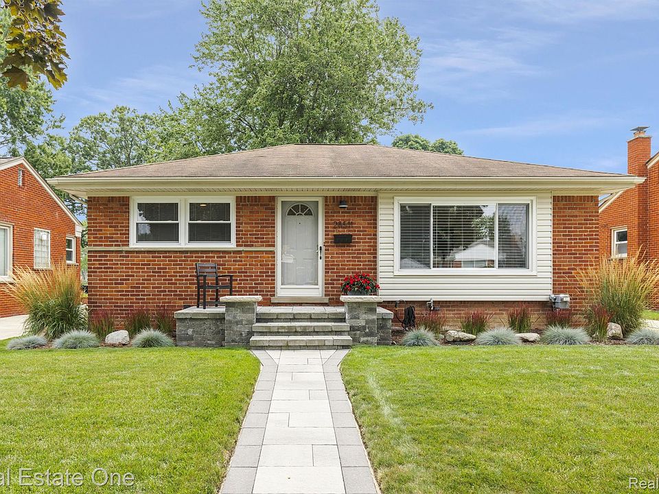 1st image of 28511 Cleveland St
