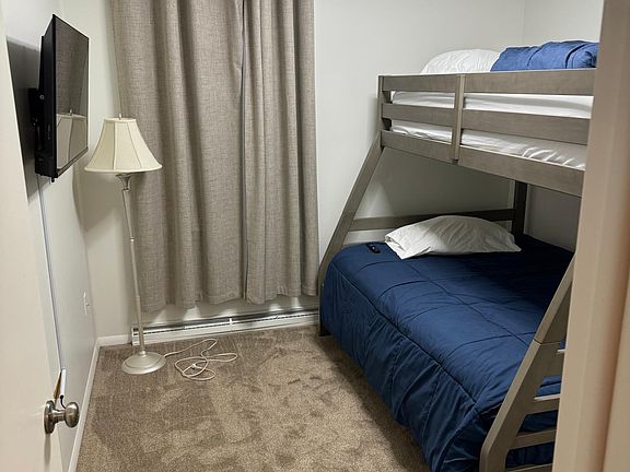 2nd Floor Bedroom with Full Bed, Twin Bed and Smart TV