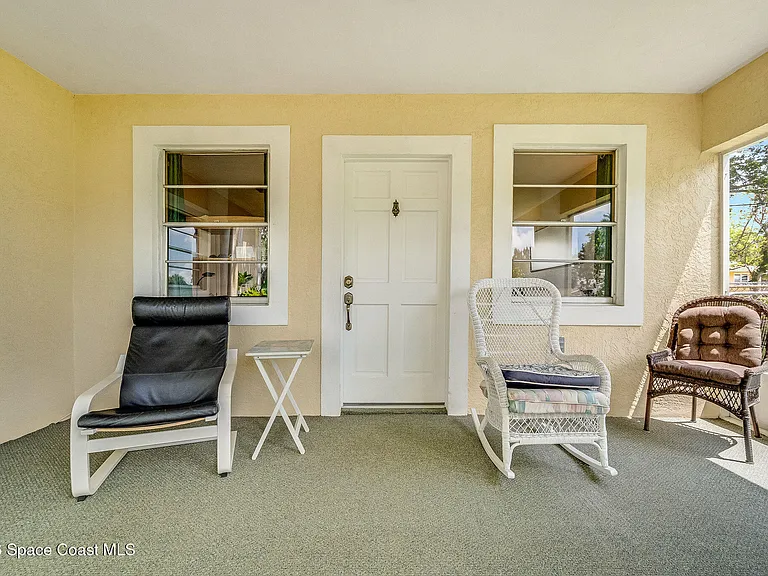 108 Avenue D E — Photo 6