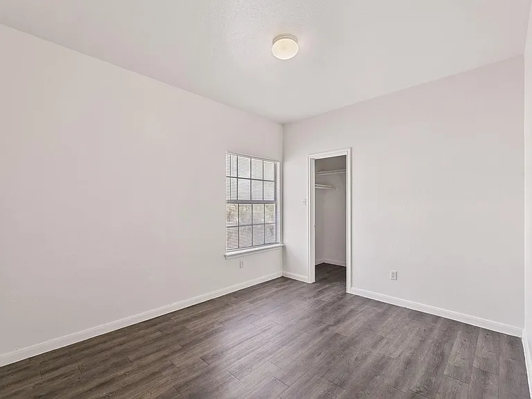 2302 S Bagdad Rd #A — Photo 16