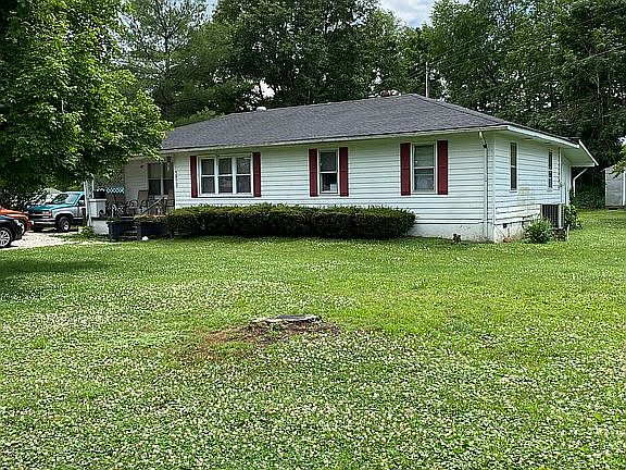 2nd image of 5829 Main St