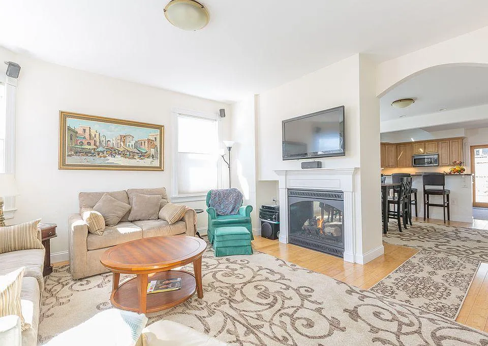 6 Boardman St