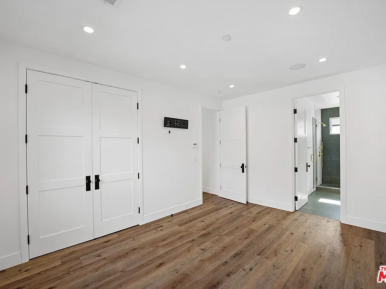 5330 Agnes Ave #1/2 — Photo 20