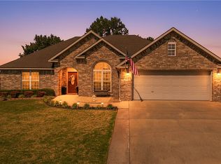 8701 S Ruth Ln, Bentonville, AR 72712