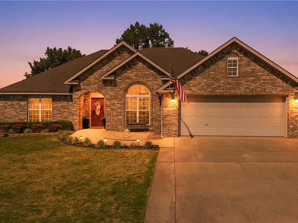 8701 S Ruth Ln, Bentonville, AR 72712