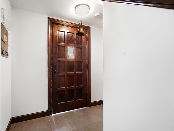 4th image of 1695 Glenn Ave APT C