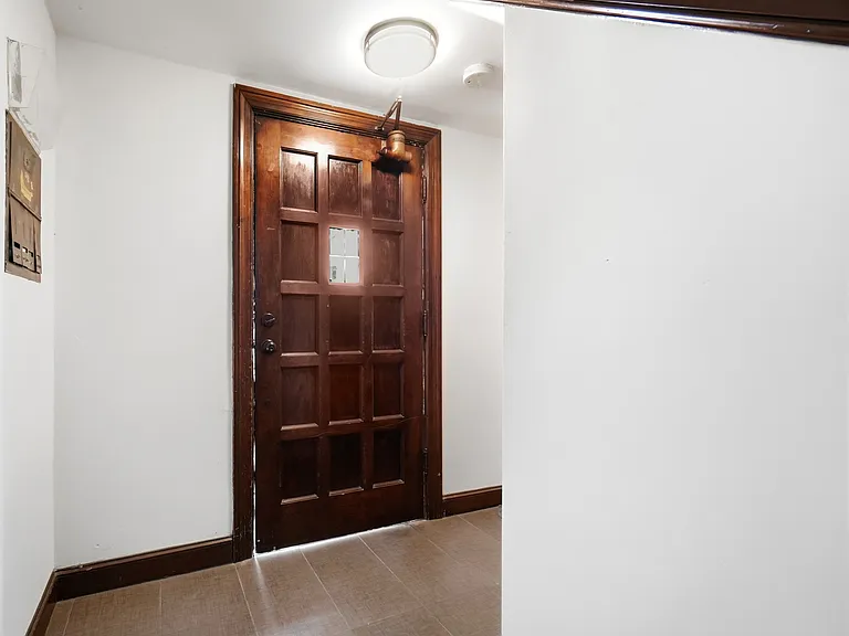 1695 Glenn Ave #C — Photo 4