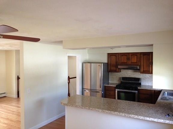 2nd image of 32 S Bennett Dr