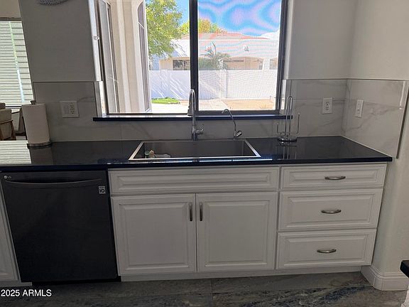 5th image of 2200 W Marlin Dr