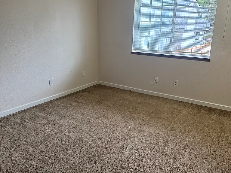 37th Street Apartments — Photo 5