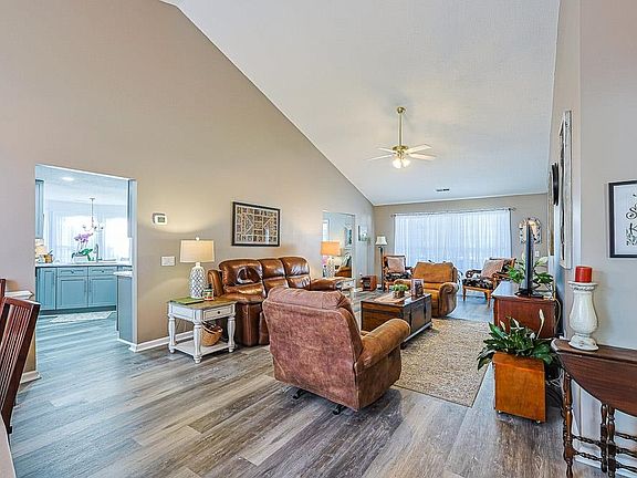 2nd image of 1088 Vestry Dr.