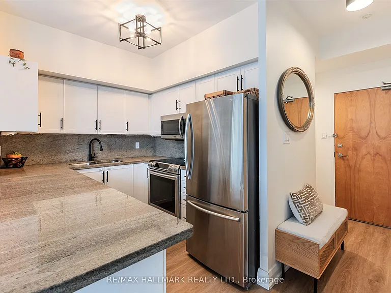 39 Parliament St #916 — Photo 12