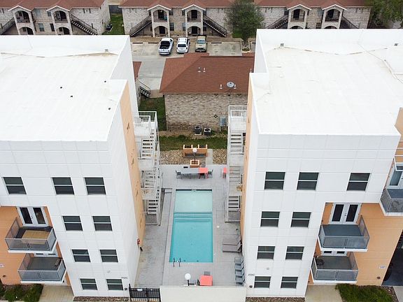 3rd image of 502 Shiloh Dr #302