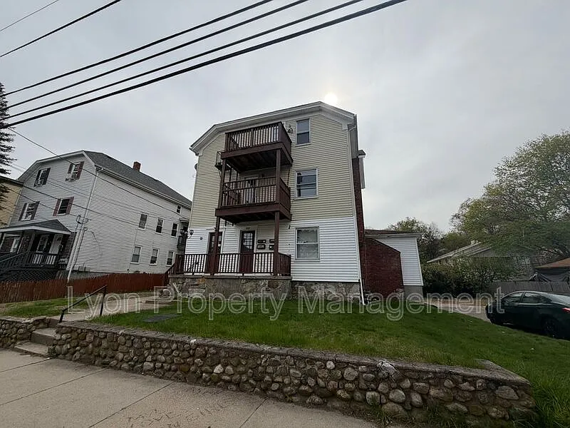 Building Photo - 428 9th Ave #2