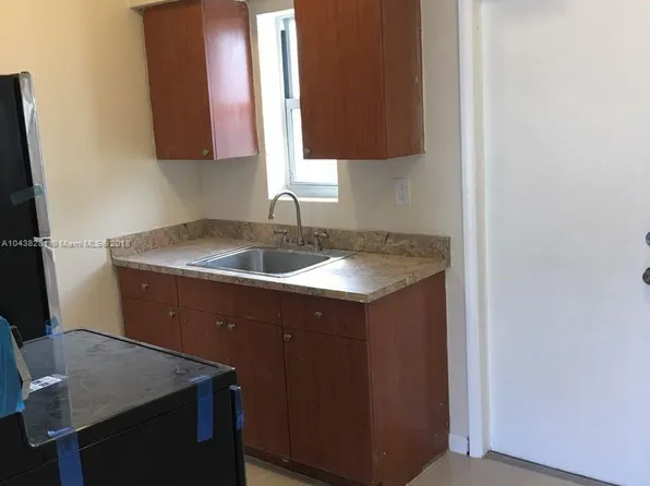 6Plex 1265 NE 136th Terrace