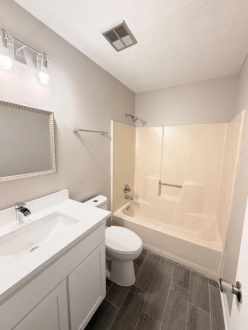 Renovated Duplex Available Now! — Photo 4