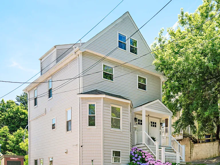 32 Oakland St — Photo 13