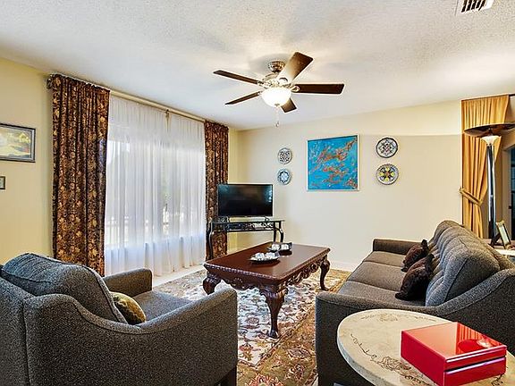 3rd image of 1310 Sunnyhills Dr