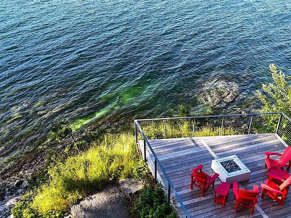 4th image of 848 Lands End Rd