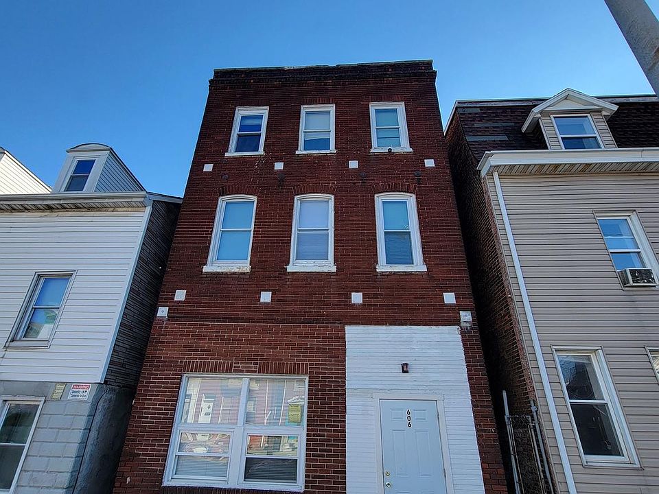 1st image of 606 E Market St