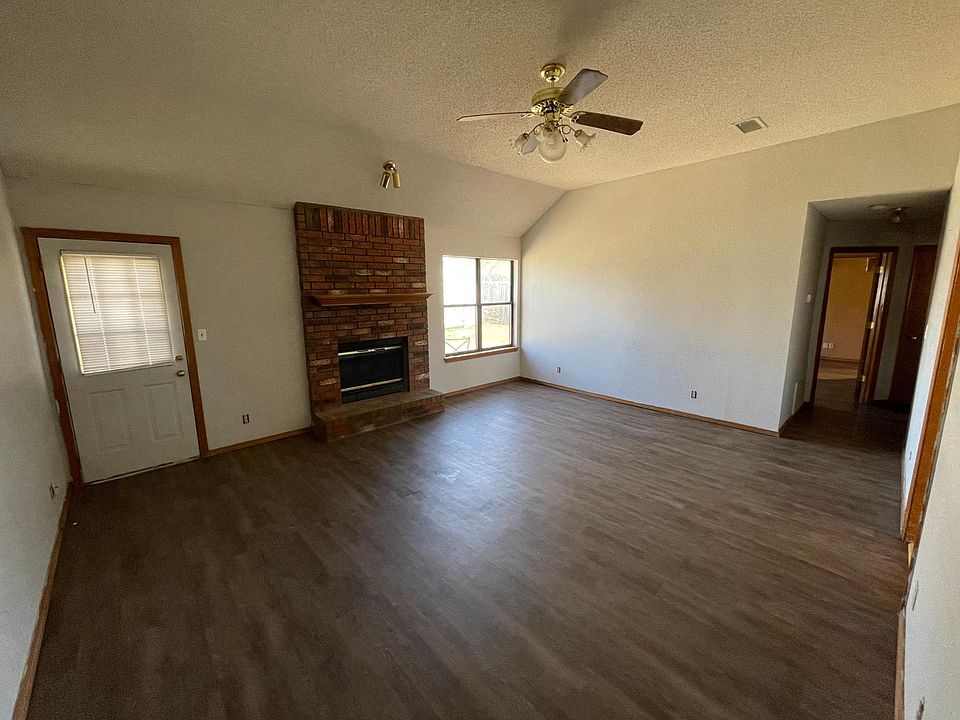 2nd image of 13697 S Oak Pl E