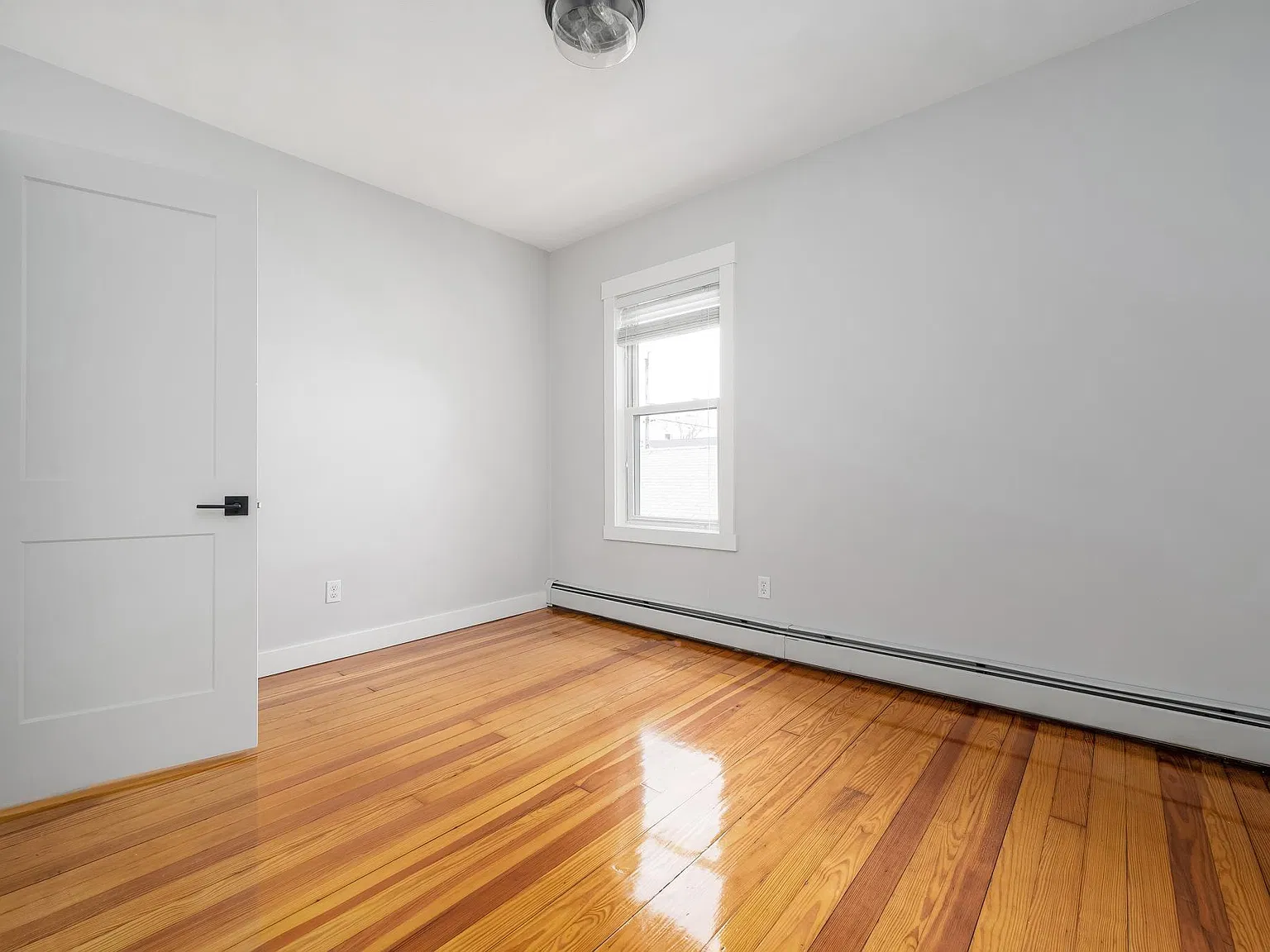 3 bed, 1200 sqft, $2,195 — Photo 2