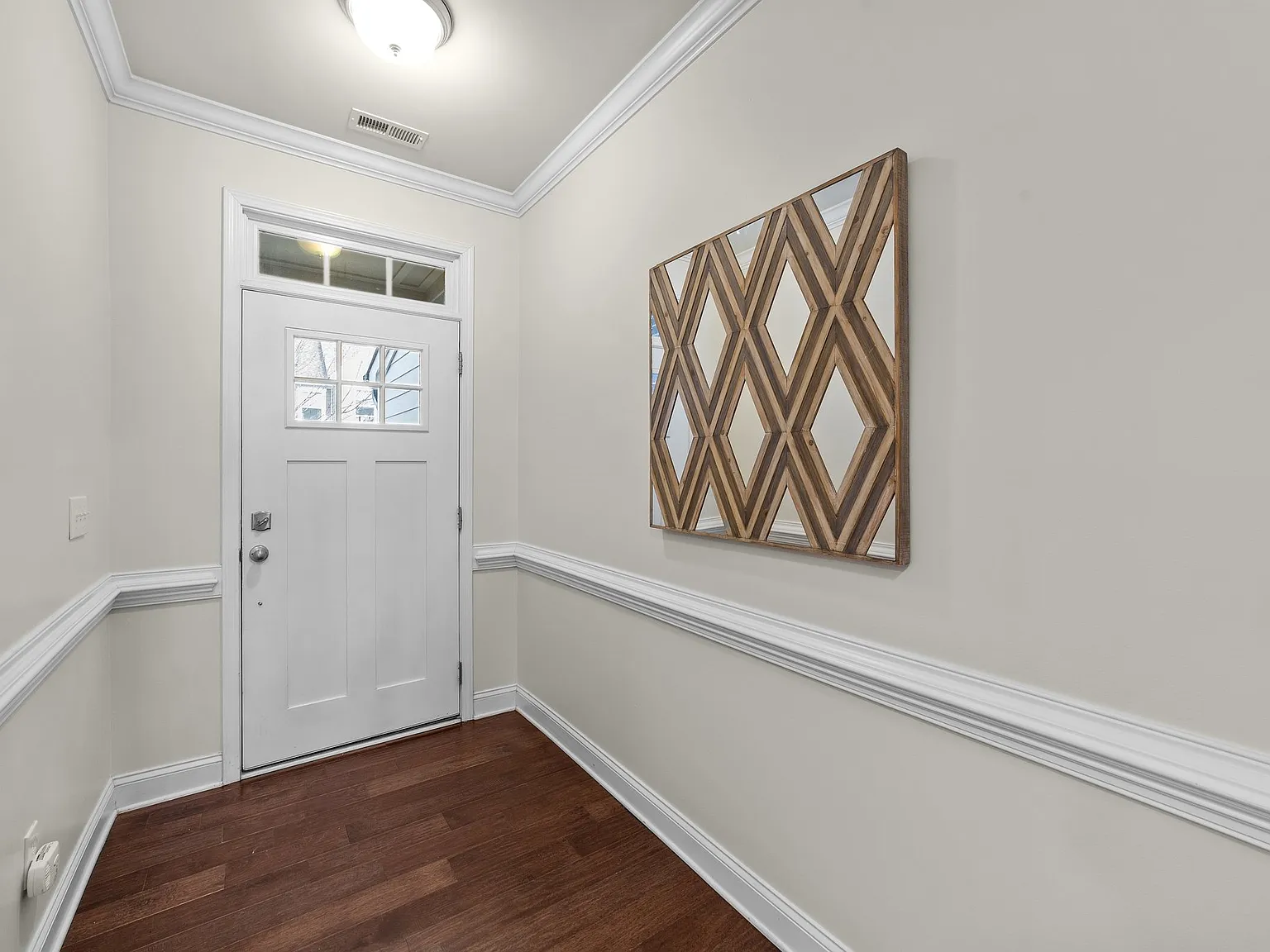 4 bed, 2.5 bath, 2499 sqft, $3,750 — Photo 2