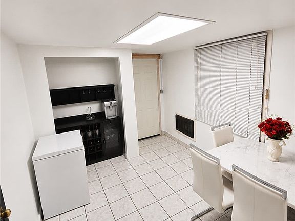 3rd image of 2735 Poppyseed Way