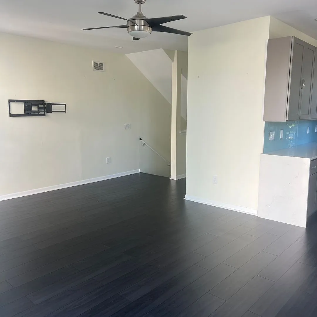 Huge 3-Story Riverfront Condo with 2-Car Garage — Photo 3
