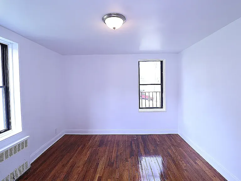208-84 Grand Central Pkwy #3D — Photo 2