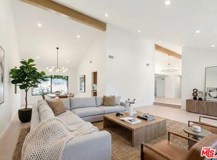 4933 Collett Ave, Encino, CA 91436