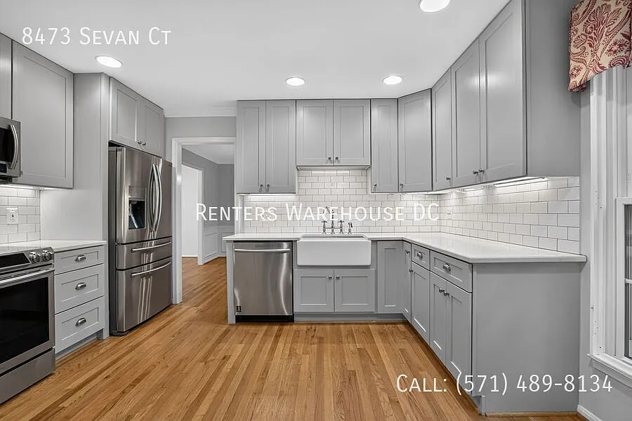 Elegant Updated Annandale Home Offering Space, Comfort & Convenience — Photo 4