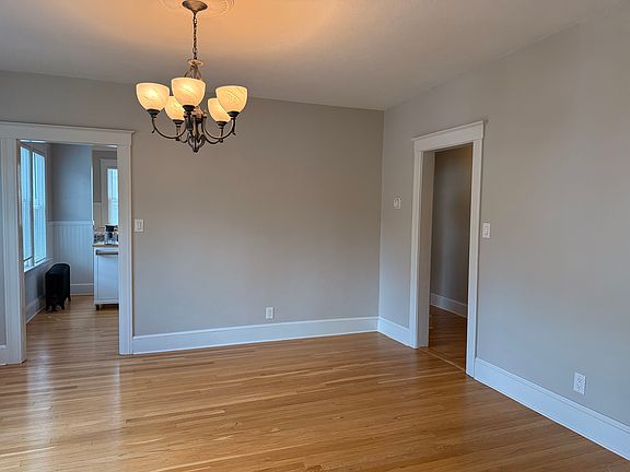 5th image of 18 Curtin Ave Floor 1
