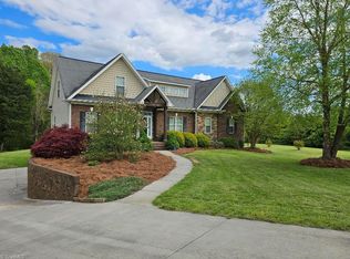 196 Cottonwood Ct, Winston Salem, NC 27127