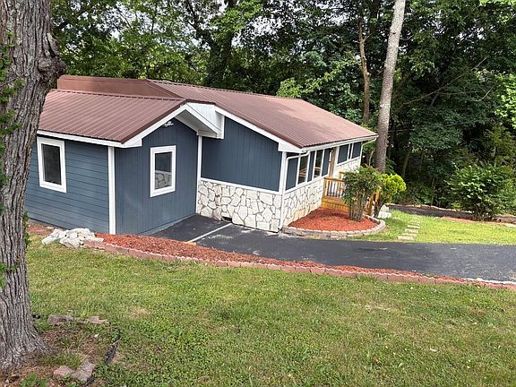 3rd image of 3307 Kathleen St