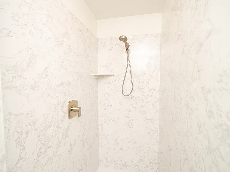 626 E 800 N — Photo 7