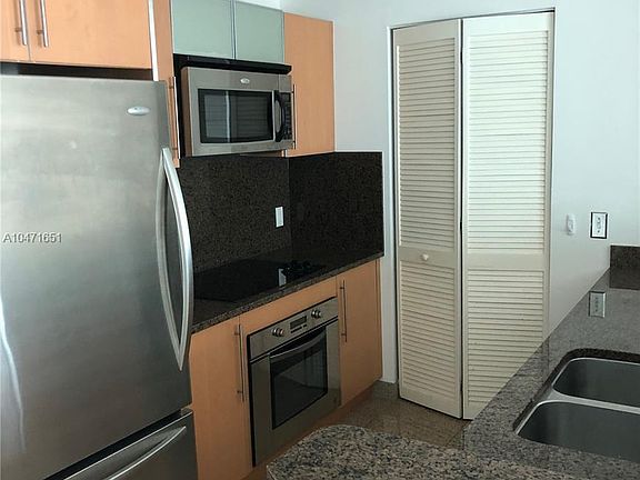 3rd image of 300 S Biscayne Blvd APT 2004
