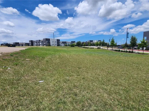 807 S West S Young Dr, Killeen, TX 76543