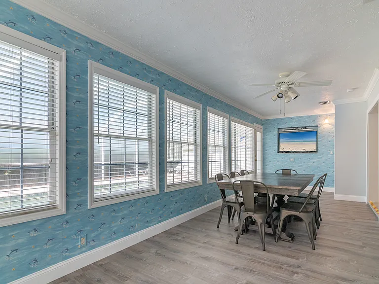 2130 Pinehurst St — Photo 16